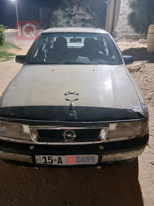 ئۆپڵ ڤێکترا 1992 بۆ فرۆشتن لە عێراق - حەدیسە